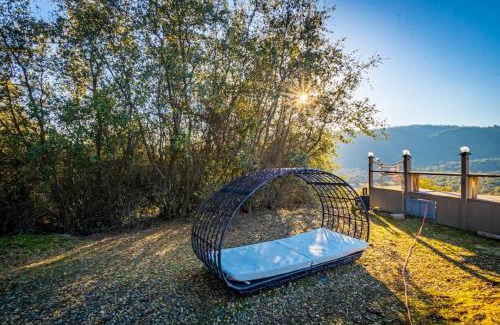 Ahwahnee Casa | Fairy Tale 13-acre Sunset Villa at Windy Gap Valley near Yosemite
