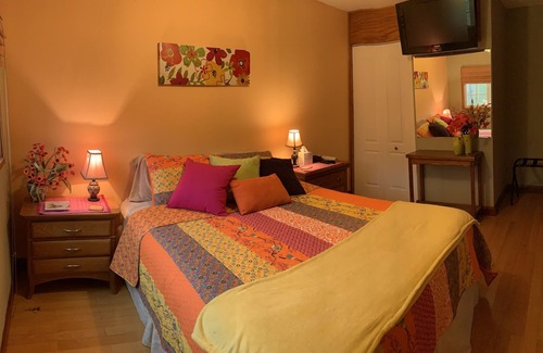 Kernersville Cabaña | Mercado de muebles de otoño - Reserva ahora!