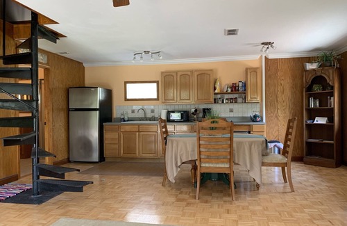 Kernersville Cabaña | Mercado de muebles de otoño - Reserva ahora!