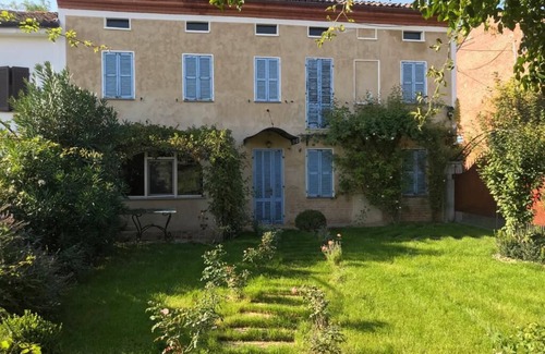 Bassignana Casa | Casa de cuento de hadas con vistas panorámicas a las colinas de Monferrato.