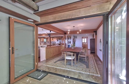 Carlton Casa | Fairytale escape in the heart of wine country with HOT TUB & TENNIS COURT
