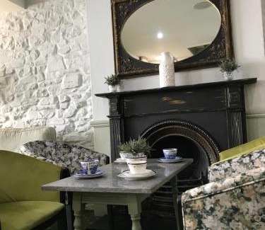 Carmarthen Hotel | Falcon Hotel