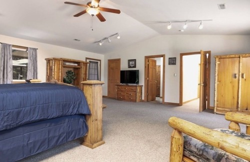 Falcon Cabina | FALCON LODGE AND NATURE RETREAT