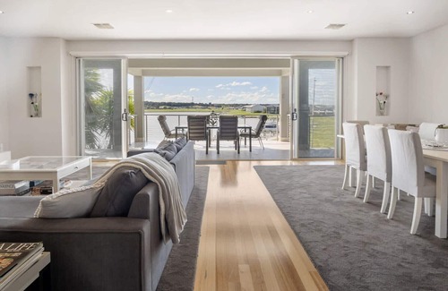 Nangkita Casa | "Falcons Nest" - 59 Ventura Plce Hindmarsh Island