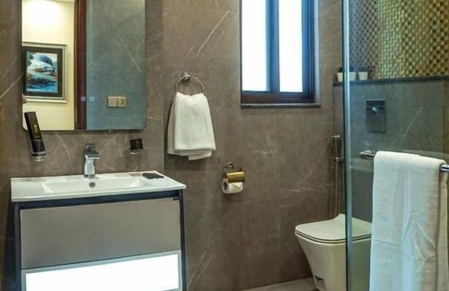 Lahore Hotel | Falettis Express Airport