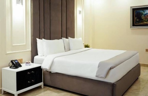 Lahore Hotel | Falettis Express Airport