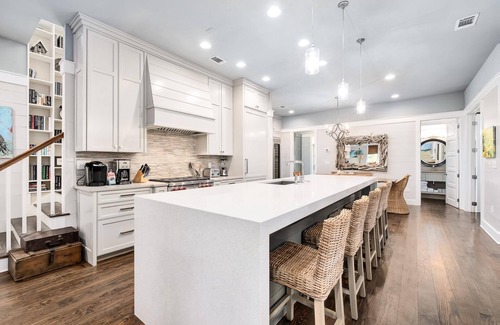 Cottage District Casa | Spring Break Availability! Conveniently located in the Watercolor Park District! 5 Adult Bikes!