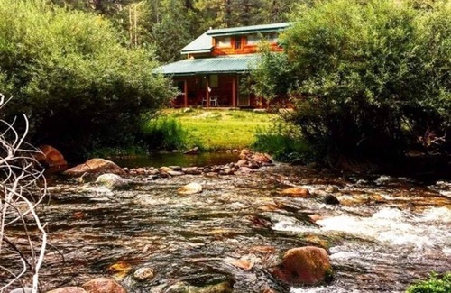 Mammoth Creek Cabina | Gran cabaña familiar! Creek en tu patio trasero!