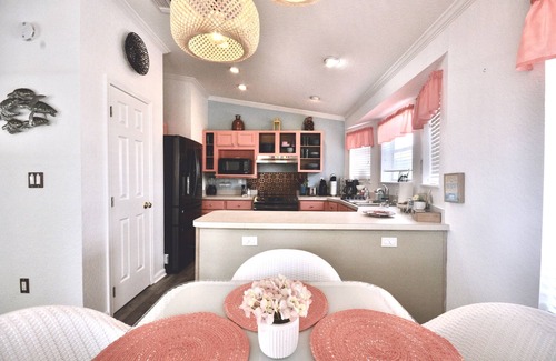 Frangista Beach Casa | Popular Beach Cottage 1block to beach access-Walk to shops/dining/bar