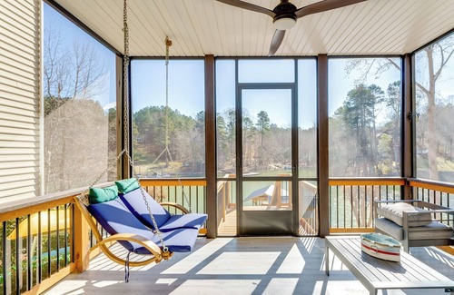 Scotts Casa | 4 Kayaks: Lakefront Lookout Shoals Getaway!