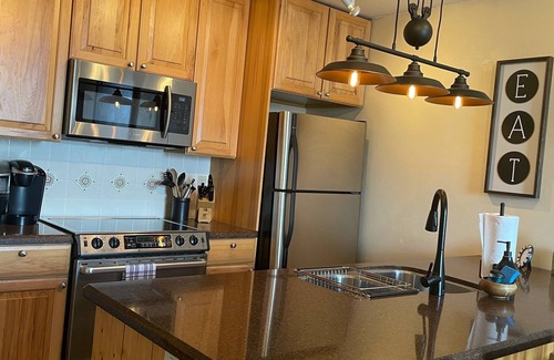 Downtown Asheville Condominio | 🔥AUGUST SALE🔥 AVL gem in the ❤️of downtown! Easy walk to many venues! Come stay!