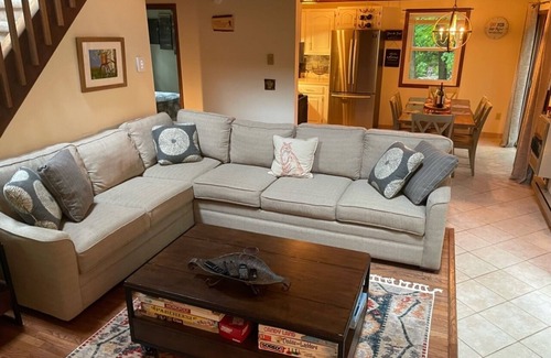 Lake Ariel Chalet De Esquí | Walking distance to beach in amenity filled "The Hideout" Tall Hill Lake Chalet