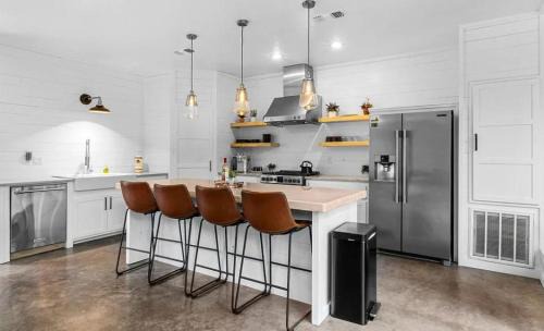 Broken Bow Casa | Fall Hideaway - VailsBluff - Romantic Escape