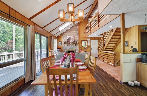 Lake Ariel Chalet De Esquí | HIDEOUT COTTAGE-SPACIOUS SLEEPS 13+BIG DECK+SMART TVs+FIRE PIT+GAME+KAYAKS+BIKES