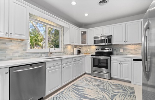 Palma Sola Casa | FALL IN LOVE with this sunny pool home minutes from Anna Maria. Pet friendly!