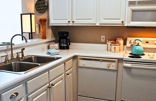 Sunset Beach Condominio | Unwind this fall—adults-only retreat with warm waves & serene beaches.