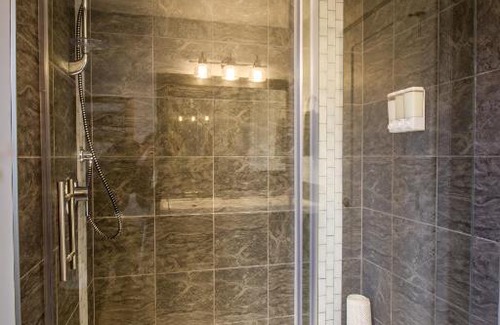 Revelstoke Casa | Fall Line Guesthouse