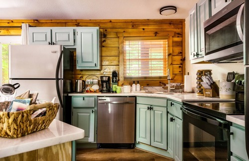 Pigeon Forge Cabina | 5-star Location | 2min2Pkwy | Hot Tub | Secluded