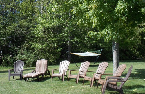 Lake Leelanau Cabaña | Happy Family Leelanau Lakefront Cottage