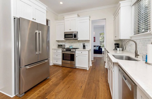 Demere Park Casa | Family home with private pool | sleeps 10