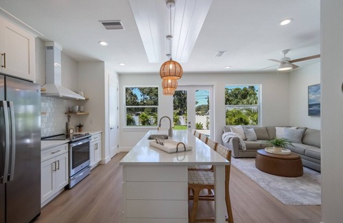 Palmetto Casa | FALL SPECIALS - Lux Home, Heated Pool, Fire Pit