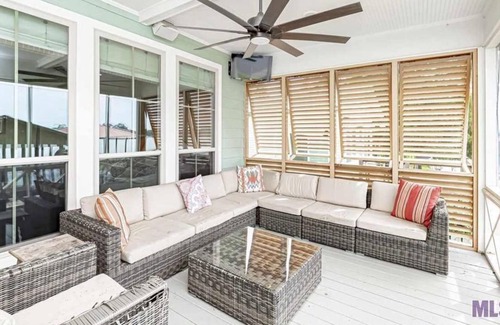 Jarreau Casa | False Riviera | Wide Open Spaces at FR