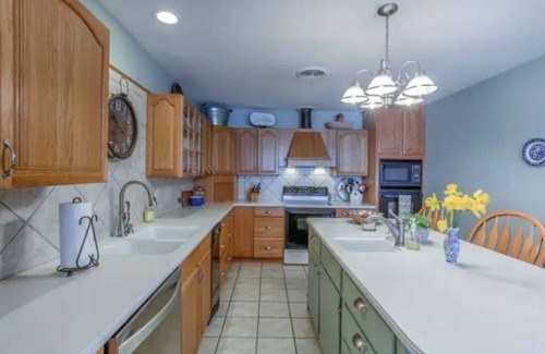 Azle Casa | Fam Friendly Eagle Mt. Lakehouse, Waterfront