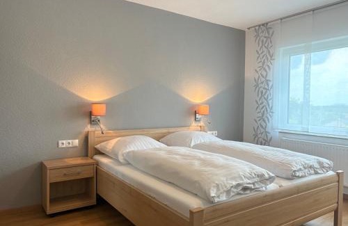 Bodenbach Apartamento | Familien-Apartment Bodanum für 4 Personen - mit eigener Terrasse - naturnahe Ortsrandlage - Arbeitsplatz mit VDSL - 10 min zum Nürburgring