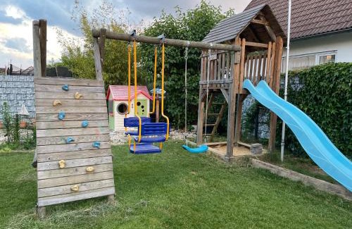 Memmingen Casa | Familien Ferienhaus in Memmingen 3 Zimmer mit 2 Bädern