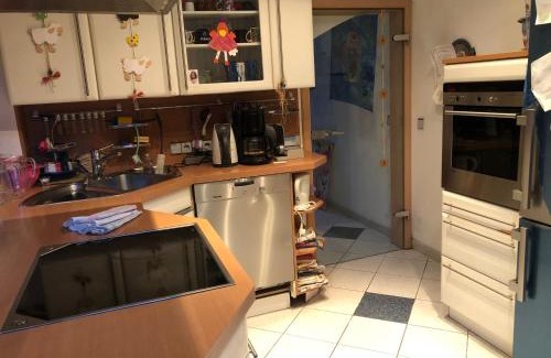 Winningen Casa | Familien-Zimmer mit Bad und Garten in Privathaus hell, gemütlich, Massivholz, KEINE Monteur-Gruppen