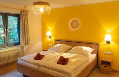 Watterbach Apartamento | Familienfreundliche Ferienwohnung "Feuer" im Ferienhaus am Waldbach