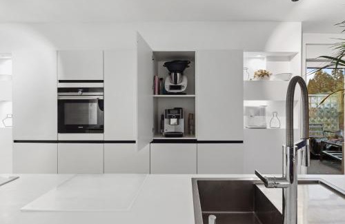 Weststadt Apartamento | FamilienParadis Pool Garten Grill Parkplatz Fitness Tischtennis