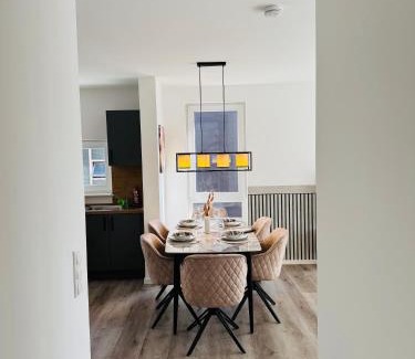 Bad Schwartau Apartamento | Familientraum 10min zur Ostsee und nach Lübeck Zentrum mit Parkplatz & Balkon