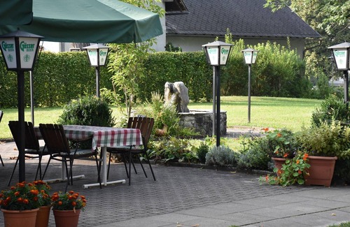 Aigen im Ennstal Cabaña | Familienzimmer mit Dusche, WC - Landhotel-gut Puttererseehof