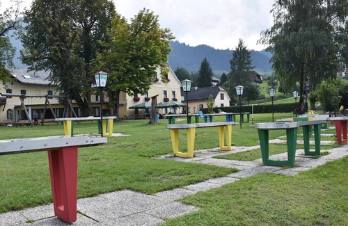 Aigen im Ennstal Cabaña | Familienzimmer mit Dusche, WC - Landhotel-gut Puttererseehof