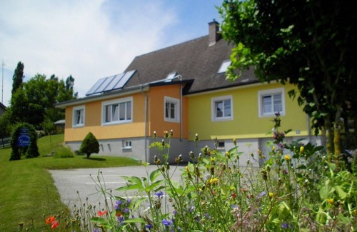 Loipersdorf bei Fuerstenfeld Apartamento | Familienzimmer - Gästehaus Karin