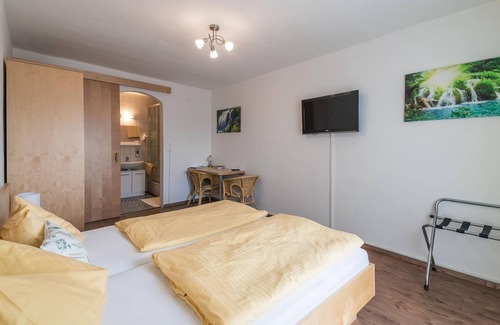 Seekirchen Markt Casa | Familienzimmer mit Kinderzimmer - Gasthof zur Seeburg
