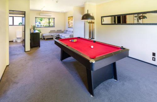 Harewood Apartamento | Families and Groups, Chch Airport, Spa Pool