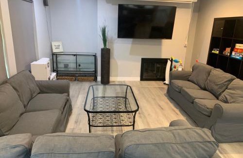 Lyon Street Casa | Family 4BR Home 15 min to Disneyland & Beach