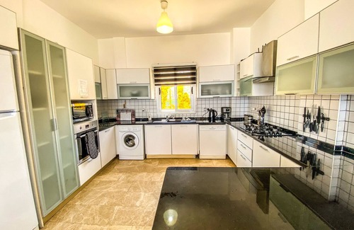 Esentepe Villa | Villa familiar de 5 dormitorios, piscina privada, ubicación en el borde del acantilado con vistas al mar