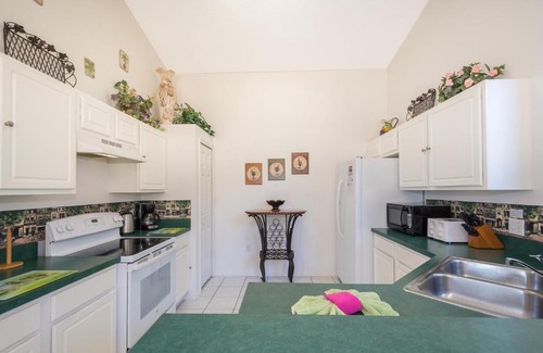 Crescent Lakes Casa | - Family Affair Villa -