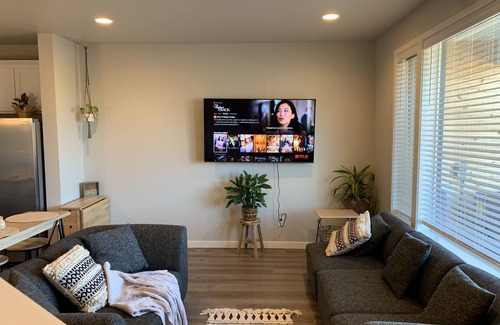 Vancouver Casa | Family and busines friendly.