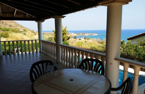 Pomos Villa | familia y pareja amable con excelentes vistas al mar, a pocos minutos a pie