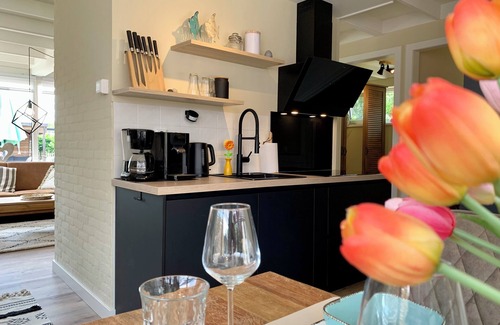 Sint Maartensvlotbrug Casa | Family- and dog-friendly accommodation for 4 people on the quiet Wildrijk park in Sint Maartenszee.