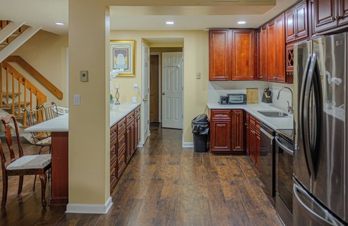 White Lake Casa | Family and Events Friendly 5BR Retreat on the Lakefront w Private Access