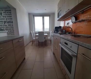 Trencin Apartamento | FAMILY APARTMENT Sihoť