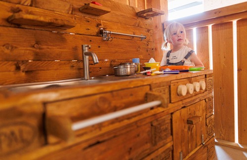 Gunzenhausen Apartamento | Acogedora casa de vacaciones con conexión Wi-Fi gratuita, habitaciones amplias y muchas oportunidades para sus hijos.