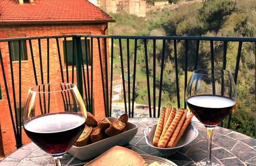 Siena Historical Center Condominio | Family apartment with magical view on the old city, balcony, wifi & parking