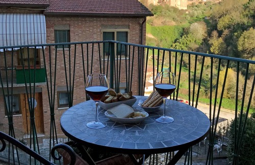 Siena Historical Center Condominio | Family apartment with magical view on the old city, balcony, wifi & parking