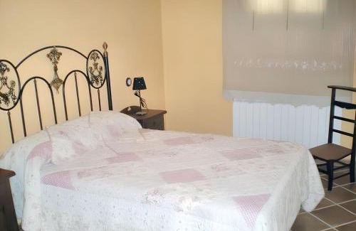 Hueva Apartamento | Family Apartment with Mountain View in Hueva